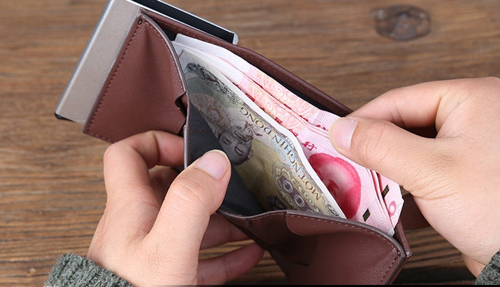 محفظة جلدية من الألومنيوم لحجب إشارات RFID – حامل بطاقات عمل نحيف للرجال