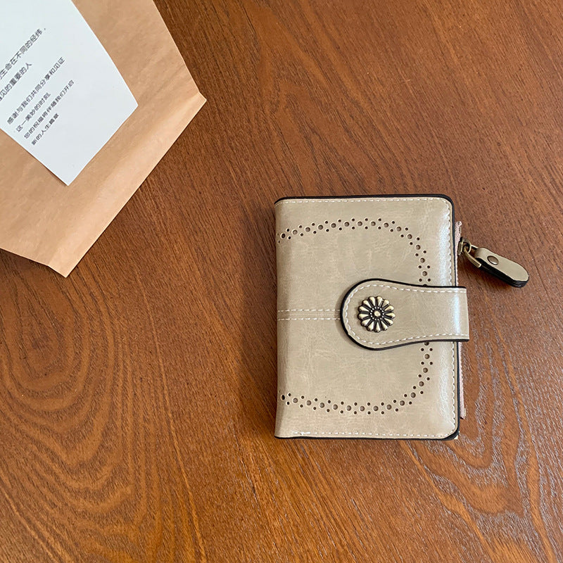 Women's PU Oil-Leather Short Wallet – Vintage Floral Stitch, Anti-Skimming, 5 Card Slots & Coin Pocket